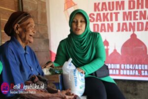 Simbolik, Dandim 0104/Atim Salurkan Sembako Kepada Kaum Dhuafa, Sakit Menahun dan Janda Tua
