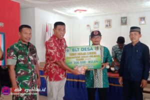 Babinsa Lakukan Pendampingan Penyaluran BLT DD di Lamtim