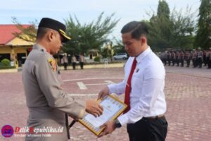 Kapolres Aceh Timur Memberikan Reward Kepada Kasat Reskrim dan Anggota, Ini Prestasinya