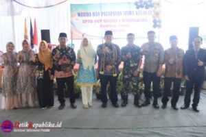 Azwar Hadi Menghadiri Acara Pelepasan Siswa Kelas IX SMPN 1 Batanghari