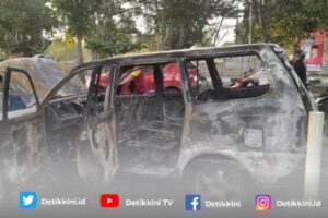 Pulang Liburan, Satu Unit Mobil Terbakar di Depan Transmart Lampung