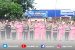Upacara Kenaikan Pangkat Personil dan Pemberian Penghargaan Kepada Satker Polres Metro
