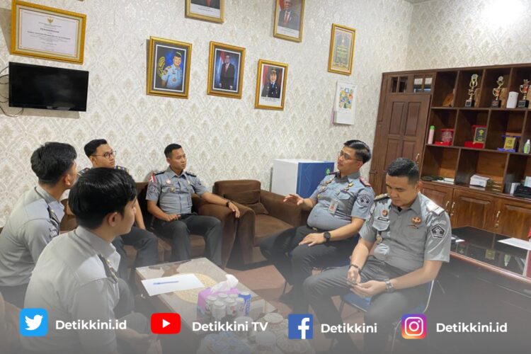 Tingkatkan Kinerja Kehumasan, Karutan Berikan Penguatan Kepada Petugas Humas Rutan Sukadana