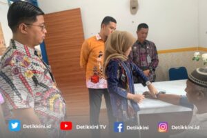 Karutan Sukadana Pantau Petugas Cek Kesehatan WBP Lansia 