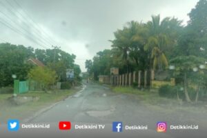 Jalan Ki Hajar Dewantara Akses Jalan Pendidikan Kini Rusak Parah