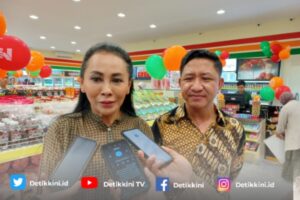 Hadir Liza Merliani Sako di Grand Opening Central Market