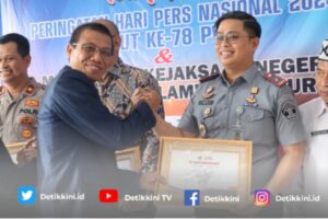 Peringatan HPN dan Hut ke-78 PWI: Kepala Rutan Sukadana Abdul Aziz Terima Piagam Penghargaan