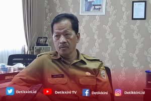 Praktek Membuat Pempek Berwarna Bersama Ketua GAPEHAMM Dalam Penompang Ekonomi Kreatif Indonesia di SMK Negeri 1 Palembang