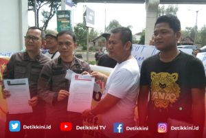 JAKOR Aksi Demo Lagi Mendesak Kejati Sumsel Segera Tindak Lanjuti Laporan Pengaduannya