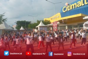 KPU OKU Menggelar Jalan Sehat di Taman Kota Ahmad Yani 