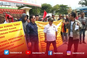 Aliansi Masyarakat Beserta LSM Gelar Aksi di Mapolres OKU