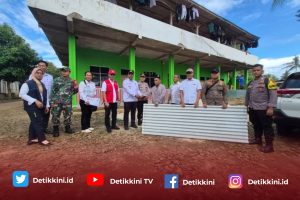 Bencana Puting Beliung Landa Lamtim, Azwar Hadi Salurkan Bantuan Lewat PMI