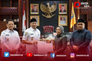Gubernur Lampung Serahkan PLT Bupati Way Kanan Kepada Ayu Asalasiyah