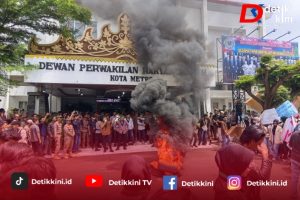 Mahasiswa Sindir Wali Kota Metro, Siap Kirim Daster dan Lipstik