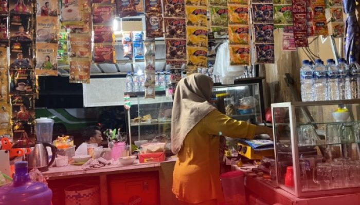 Omzet Melejit di Tengah Pesta, Pedagang Kecil Sumringah di HUT Lamtim Ke-27 