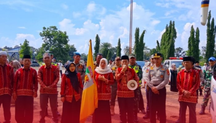 Ketua DPRD Lampung Timur Lepas 39 Jamaah Calon Haji Kloter 15