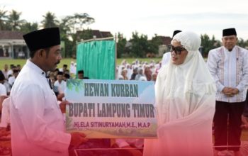 Bupati Lampung Timur Ela Siti Nuryamah Rayakan Idul Adha Bersama Masyarakat Bandar Agung