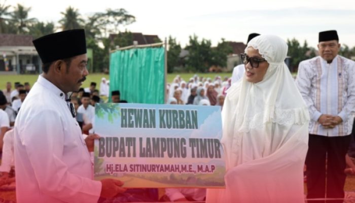 Bupati Lampung Timur Ela Siti Nuryamah Rayakan Idul Adha Bersama Masyarakat Bandar Agung